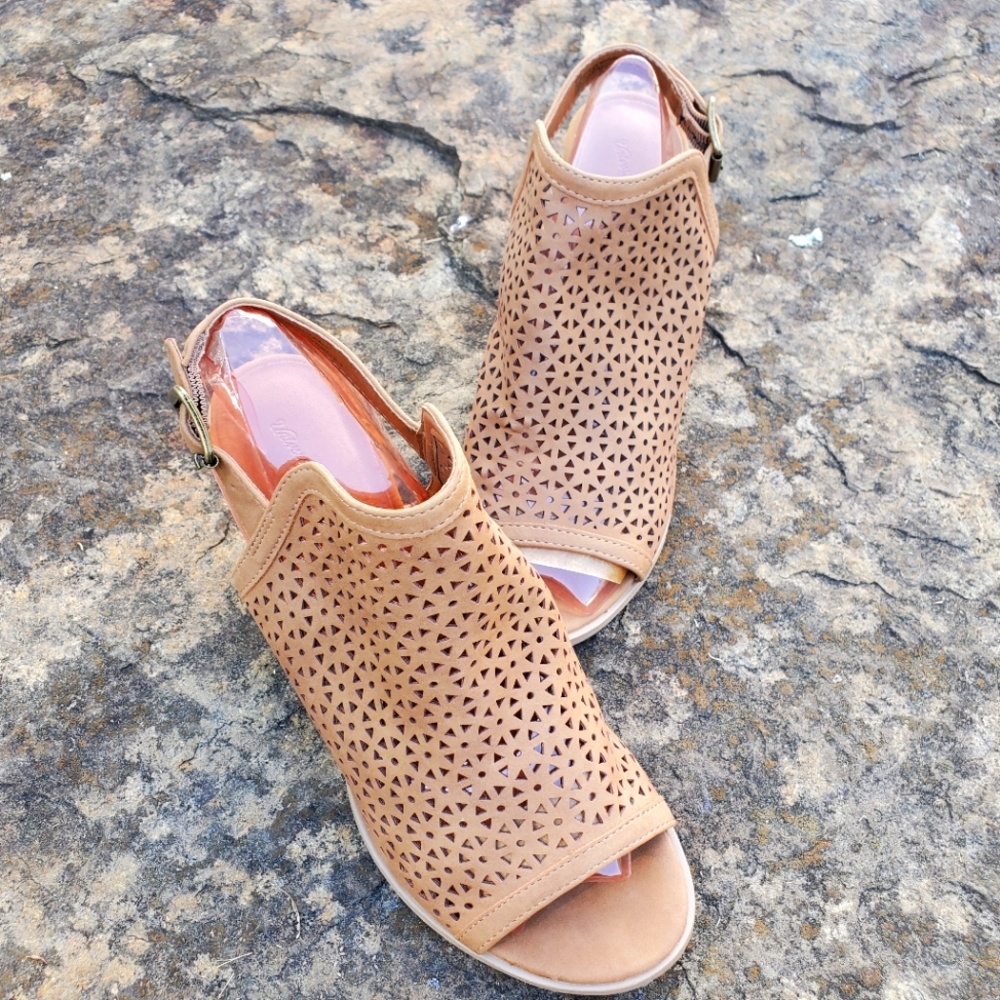 Opened toed bootie